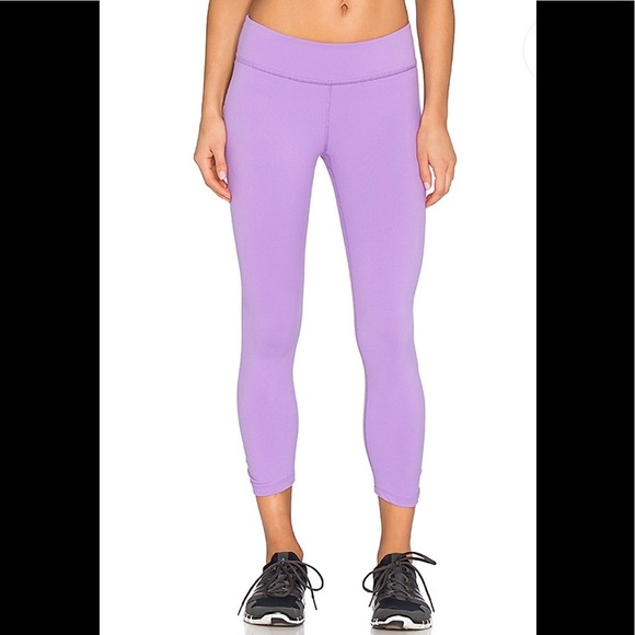 Beyond Yoga Pants - 🖤 Beyond Yoga Back Gathered Capri Legging